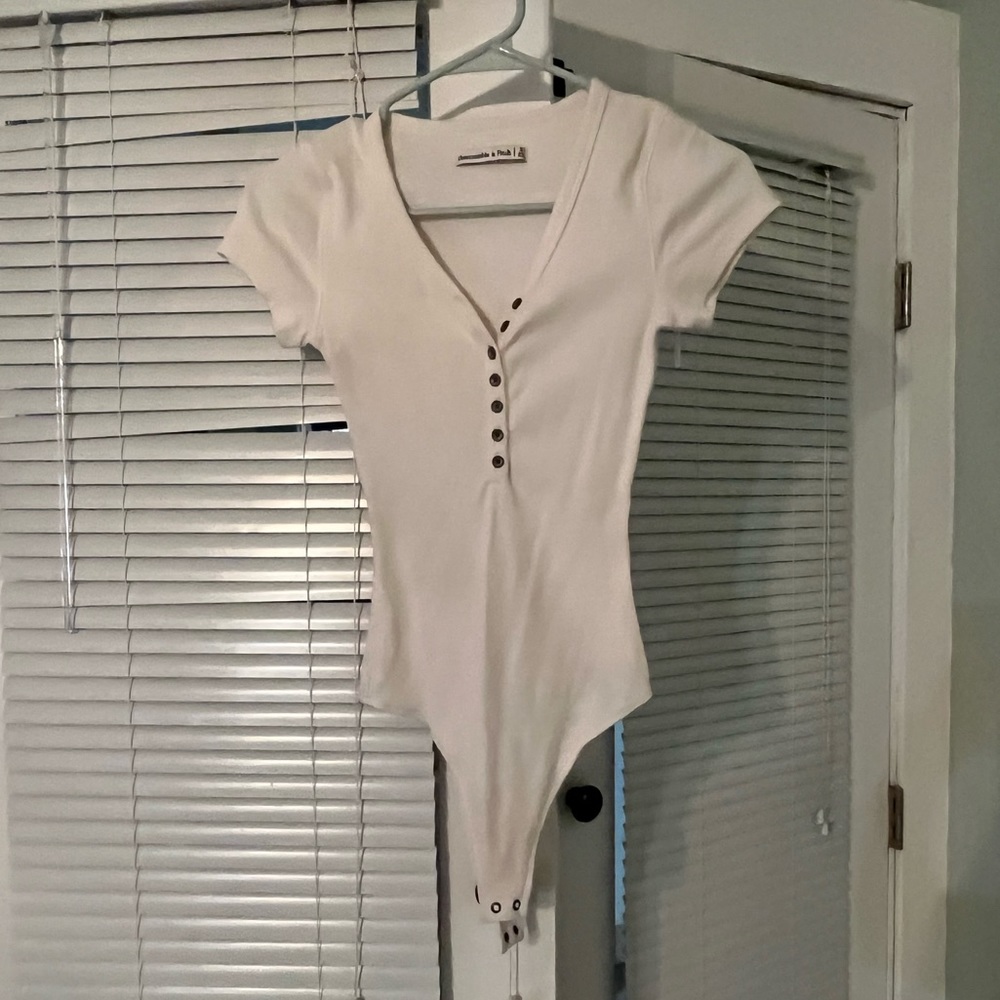 Short sleeve Abercrombie & Fitch bodysuit never worn